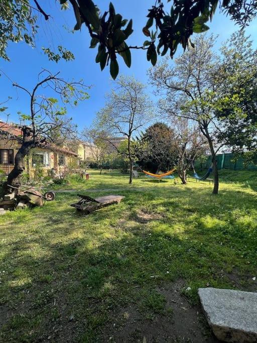 Navigli, Caratteristico Appartamento Milanese Bagian luar foto